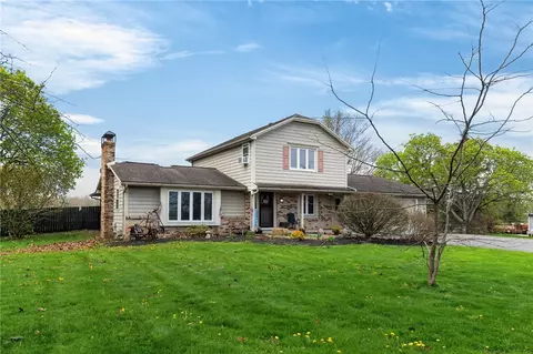 99 Moul Rd, Parma, NY 14468