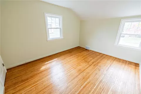 Bedroom - 100 Biltmore Dr, Irondequoit, NY 14617 photo 5 of 8
