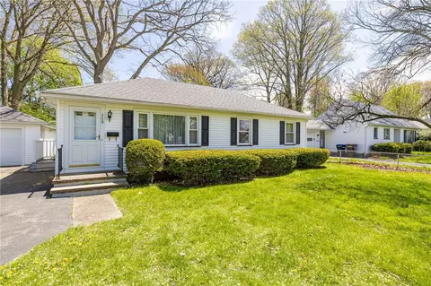 119 Arlidge Dr, Greece, NY 14616