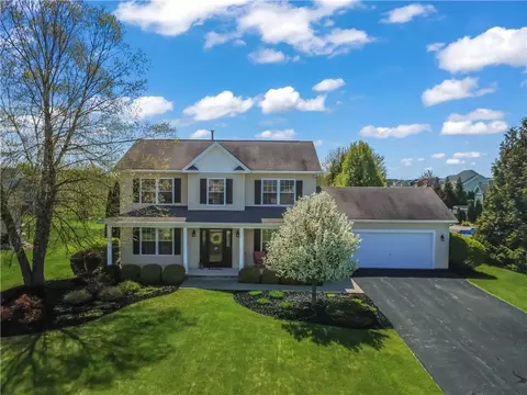 39 Summertime Trl, Parma, NY 14468