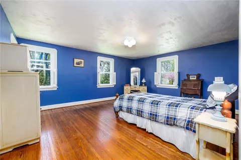 Bedroom - 11 Covington Rd, Irondequoit, NY 14617 photo 4 of 6