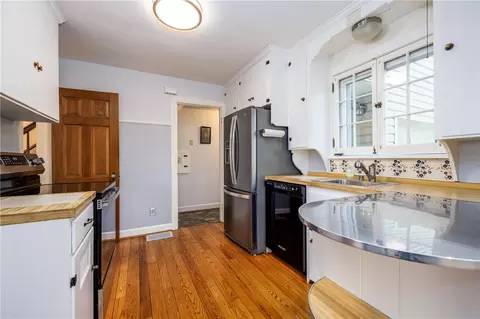Kitchen - 11 Covington Rd, Irondequoit, NY 14617 photo 2 of 3