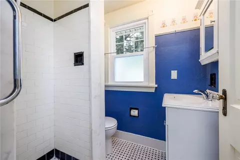 Bath - 11 Covington Rd, Irondequoit, NY 14617 photo 3 of 3