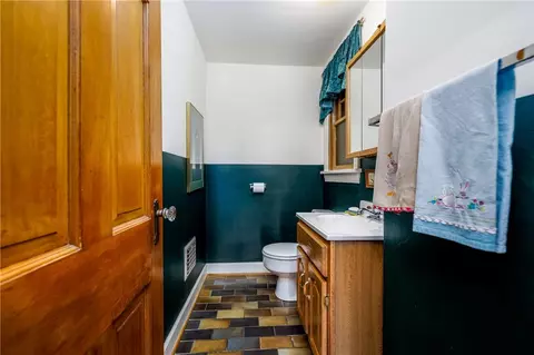 Bath - 11 Covington Rd, Irondequoit, NY 14617 photo 1 of 3
