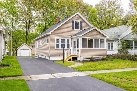 324 Conrad Dr, Greece, NY 14616