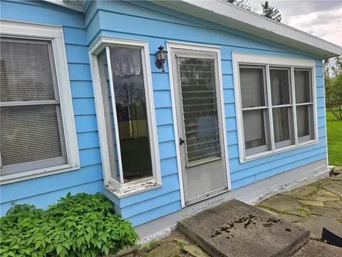 Exterior - 426 E Washington St, Bath, NY 14810 photo 4 of 8