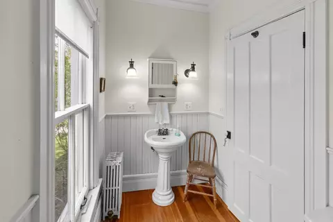 Bath - 195 Oscar Dougherty Rd, Roxbury, NY 12459 photo 1 of 4