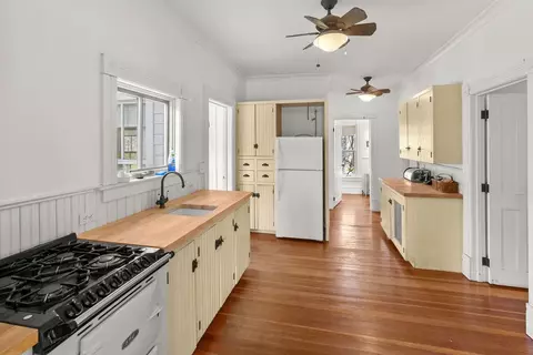 Kitchen - 195 Oscar Dougherty Rd, Roxbury, NY 12459 photo 1 of 2