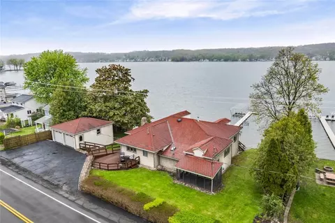 4556 E Lake Rd, Livonia, NY 14487