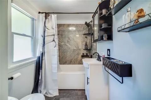 Bath - 282 Brandon Rd, Irondequoit, NY 14622 photo 1 of 1