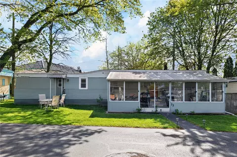 1529 Buffalo Rd, Gates, NY 14624