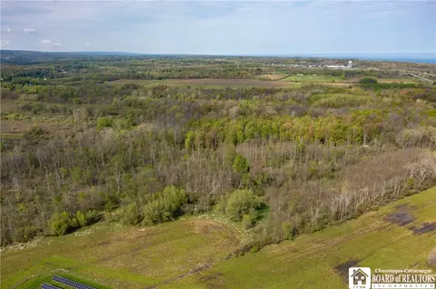 5208 W Main Rd, Pomfret, NY 14063