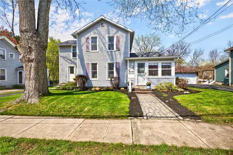 41 Frank St, Perinton, NY 14450