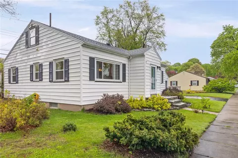 Exterior - 54 Paxton Rd, Irondequoit, NY 14617 photo 3 of 9