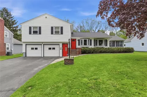 108 Thurlow Ave, Irondequoit, NY 14609