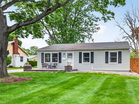 476 Windsor Rd, Greece, NY 14612