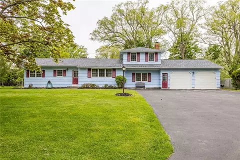 53 Guildhall Rd, Rochester, NY 14623