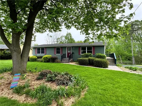 106 Norris Dr, Waterloo, NY 13165
