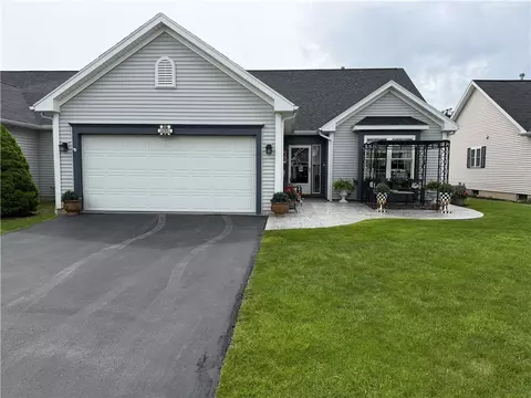 151 Stewart Pl, Canandaigua, NY 14424