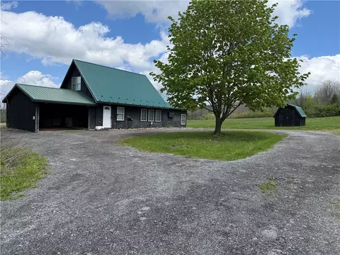 8611 Oakland Rd, Portage, NY 14517