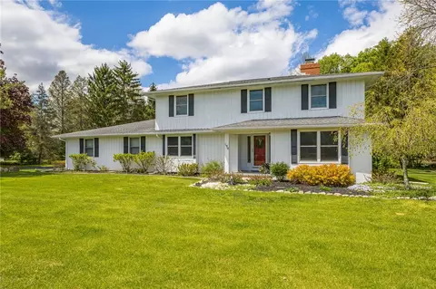 190 Drumlin View Dr, Mendon, NY 14506