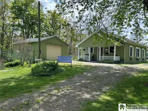 6 Water St, Hanover, NY 14062
