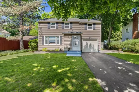 15 De Mallie St, Rochester, NY 14610