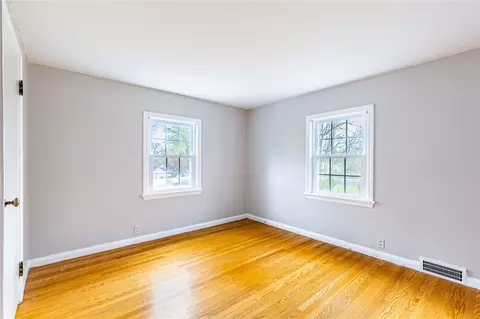 Bedroom - 353 Pinecrest Dr, Irondequoit, NY 14617 photo 3 of 9