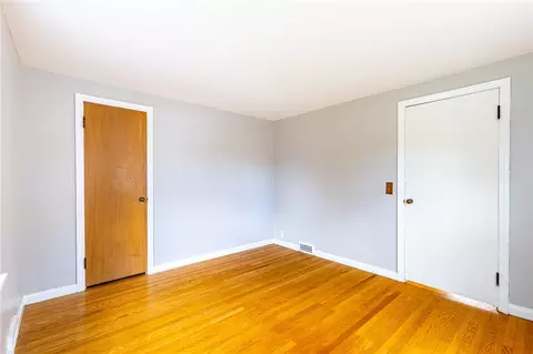 Bedroom - 353 Pinecrest Dr, Irondequoit, NY 14617 photo 2 of 9