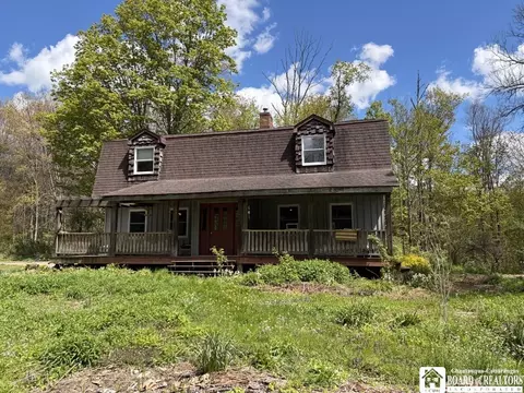 4688 Kortwright Rd, Busti, NY 14701