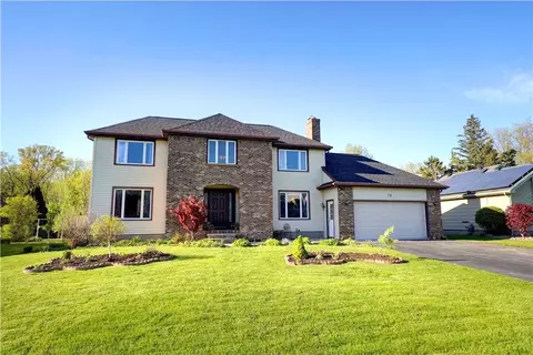 78 Old Well Rd, Greece, NY 14626