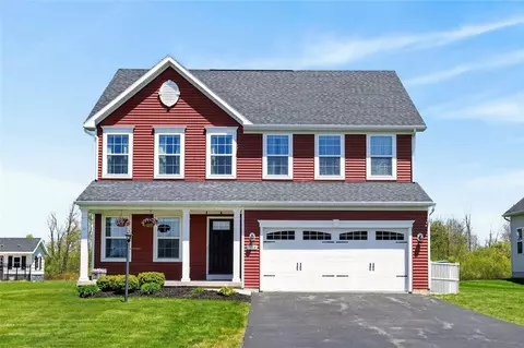 5984 Ivory Dr, Farmington, NY 14425