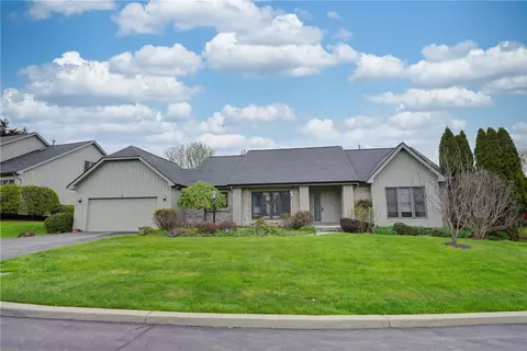2 Dartmouth Ct, Pittsford, NY 14534