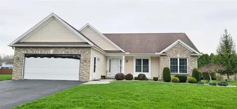 7 Brongo Ln, Spencerport, NY 14559