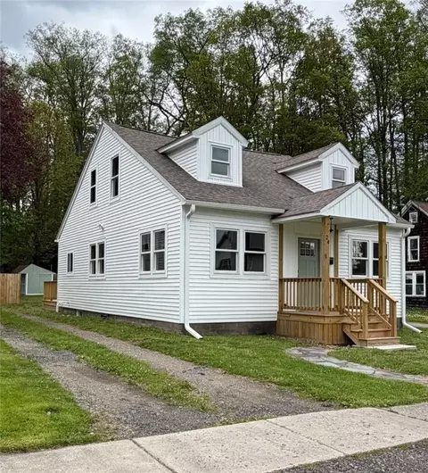 24 Kirby St, Bainbridge, NY 13733