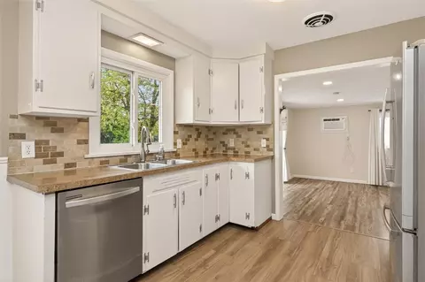 Kitchen - 24 Bennett Ave, Irondequoit, NY 14609 photo 5 of 6