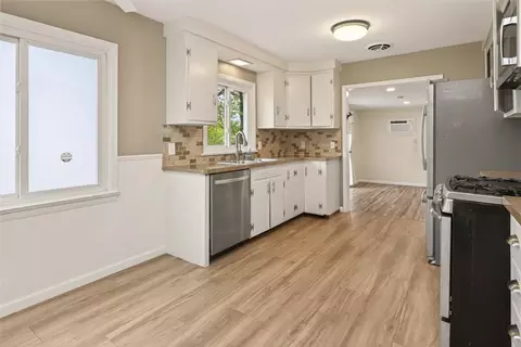 Kitchen - 24 Bennett Ave, Irondequoit, NY 14609 photo 2 of 6