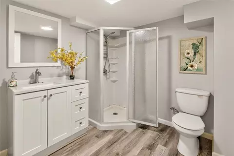 Bath - 24 Bennett Ave, Irondequoit, NY 14609 photo 3 of 3