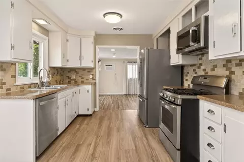 Kitchen - 24 Bennett Ave, Irondequoit, NY 14609 photo 4 of 6