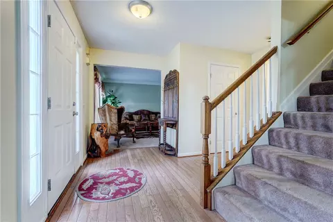 Entry Way - 644 Yardley Ct, Webster, NY 14580 photo 2 of 5