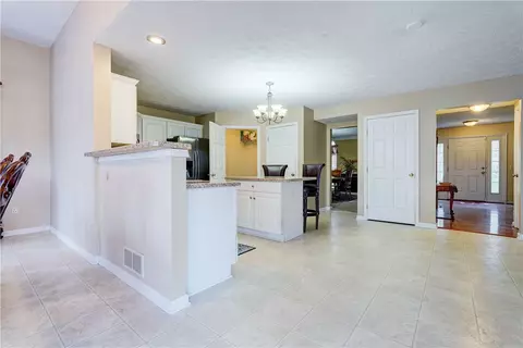Entry Way - 644 Yardley Ct, Webster, NY 14580 photo 4 of 5