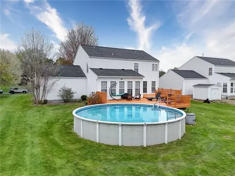 Exterior - 644 Yardley Ct, Webster, NY 14580 photo 4 of 15
