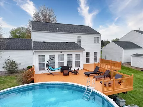 Exterior - 644 Yardley Ct, Webster, NY 14580 photo 3 of 15