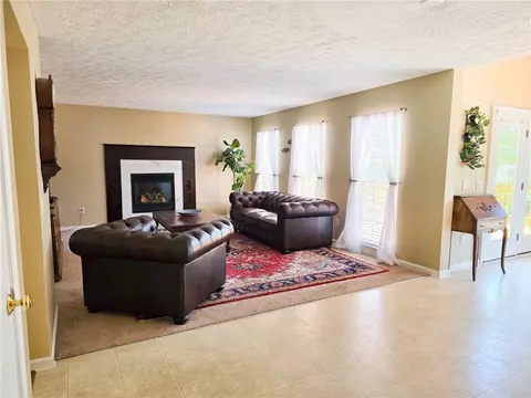 Living - 644 Yardley Ct, Webster, NY 14580 photo 2 of 3