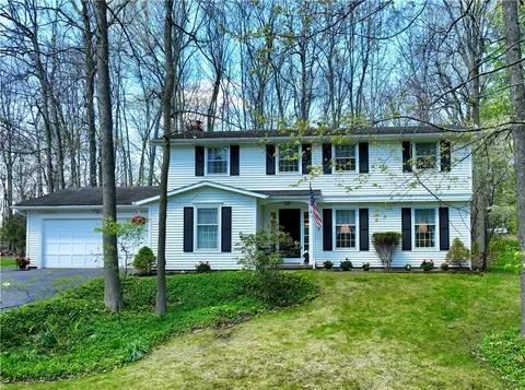 39 S Ridge Trl, Perinton, NY 14450