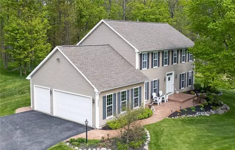 5030 W Ridge Run, Canandaigua, NY 14424