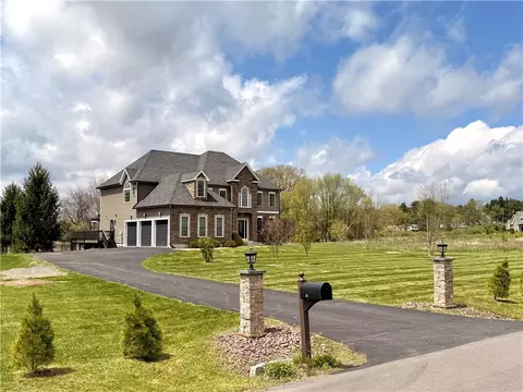 26 Ridgeview Ln, Veteran, NY 14845