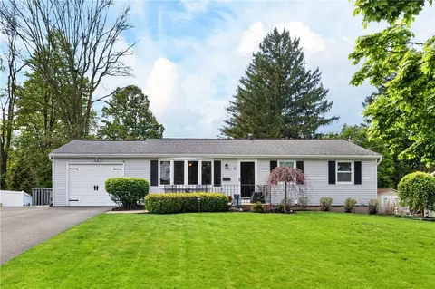 11 Aldrich Dr, Palmyra, NY 14522