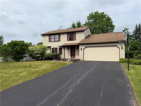 23 Albano Dr, Parma, NY 14468