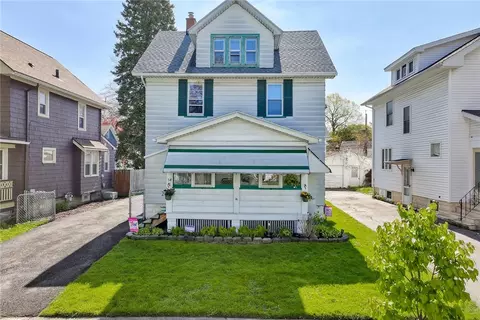 38 Mapledale St, Rochester, NY 14609